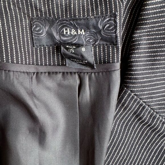 H&M Black and white stripe, blazer size 8 - Picture 3 of 4